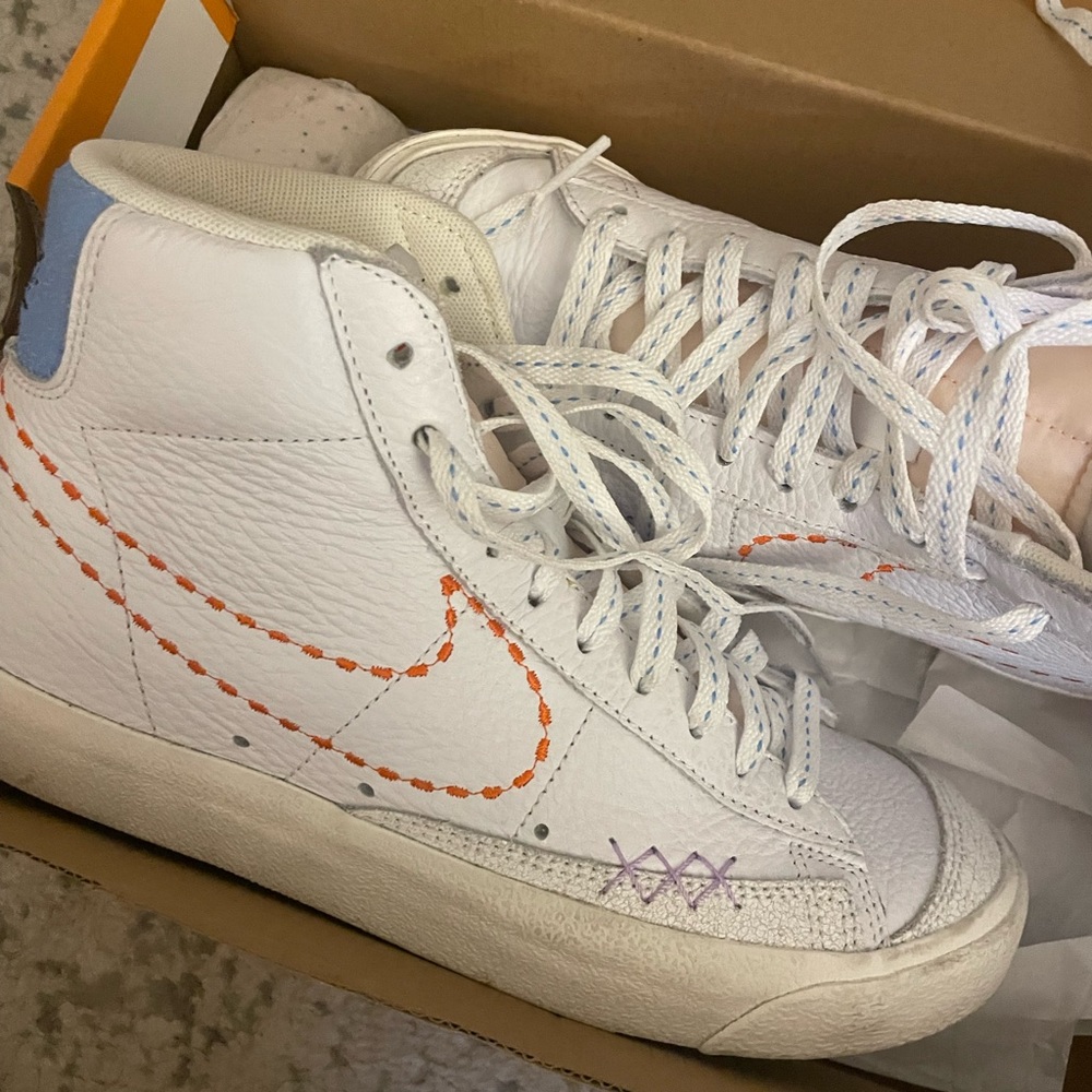 WOMEN'S NIKE BLAZER MID '77 SE 101 CASUAL SHOES